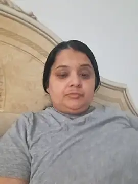 sarahhh1987 online show from April 2026 02:30:01 PM