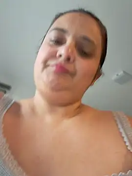 sarahhh1987 online show from October 2025 08:39:02 AM