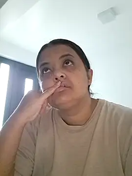 sarahhh1987 online show from October 2025 02:18:02 PM