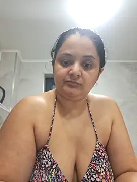 sarahhh1987 online show from February 2026 06:26:01 PM