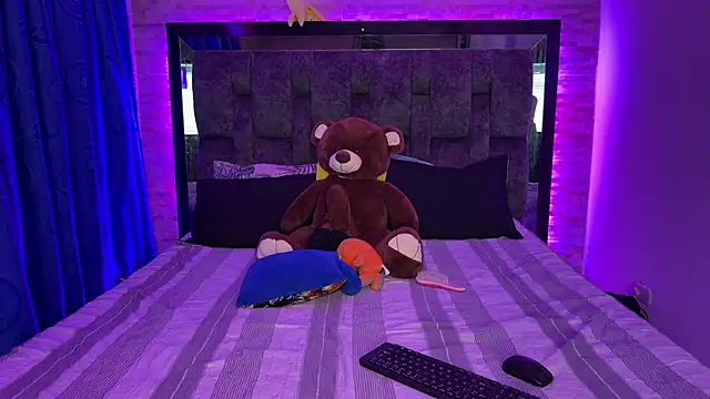 Snapshot of Juva___ chatting on September 2025 11:30:02 PM Juva online show from September 2025 11:30:02 PM