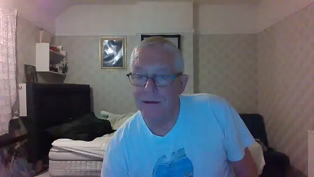 Snapshot of shaun63m chatting on September 2025 01:23:02 AM shaun63m online show from September 2025 01:23:02 AM