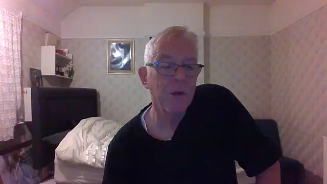 Snapshot of shaun63m chatting on October 2025 01:26:02 AM shaun63m online show from October 2025 01:26:02 AM
