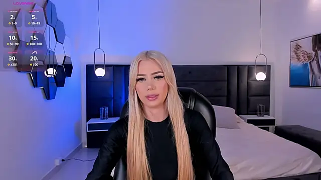 HannaConnor  online show from May 2026 08:33:02 PM