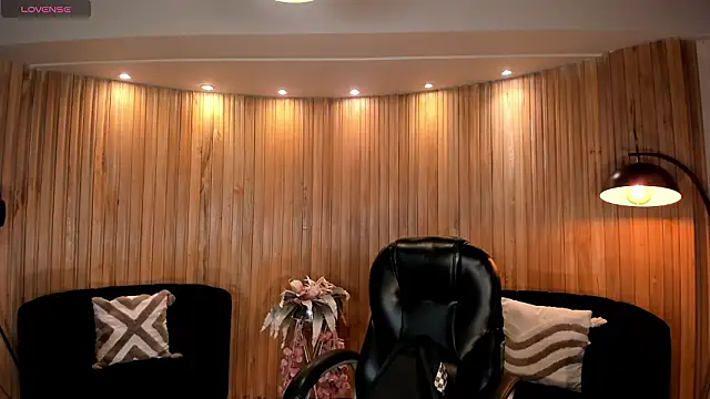 HannaConnor  online show from February 2026 08:40:01 PM