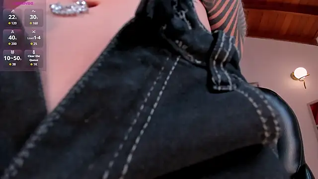 HannaConnor  online show from April 2026 04:40:01 AM