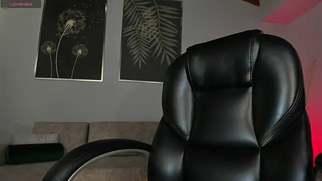 Snapshot of HannaConnor_ chatting on November 2025 08:42:02 PM HannaConnor online show from November 2025 08:42:02 PM