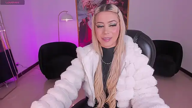 HannaConnor  online show from March 2026 09:00:01 PM