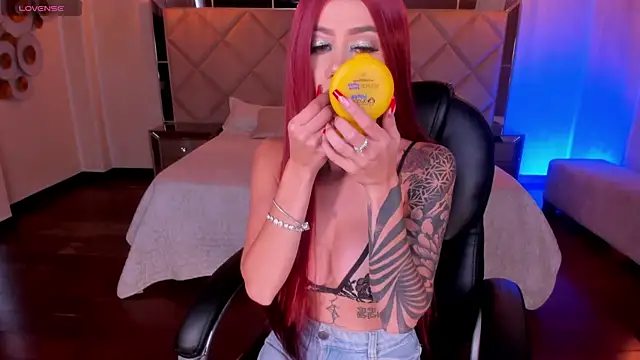 Snapshot of HannaConnor_ chatting on October 2025 08:43:02 PM HannaConnor online show from October 2025 08:43:02 PM