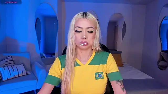 Snapshot of HannaConnor_ chatting on March 2025 08:26:02 PM HannaConnor online show from March 2025 08:26:02 PM