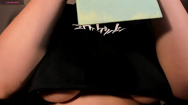 Snapshot of BellaRose_X chatting on February 2026 06:03:01 AM BellaRose X online show from February 2026 06:03:01 AM