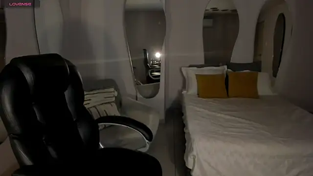 Snapshot of BellaRose_X chatting on December 2025 04:48:02 AM BellaRose X online show from December 2025 04:48:02 AM