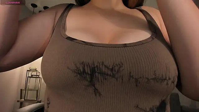 Snapshot of BellaRose_X chatting on February 2026 11:28:02 PM BellaRose X online show from February 2026 11:28:02 PM