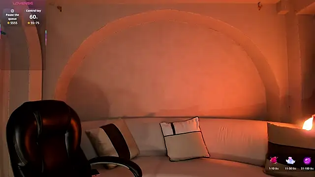 ViolettHansson online show from November 2025 11:31:01 AM