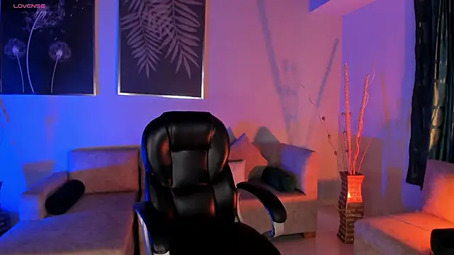 ViolettHansson online show from December 2025 06:46:01 PM