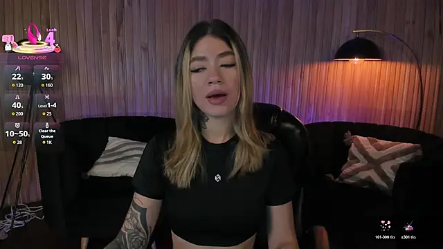 ViolettHansson online show from March 2026 10:37:01 AM