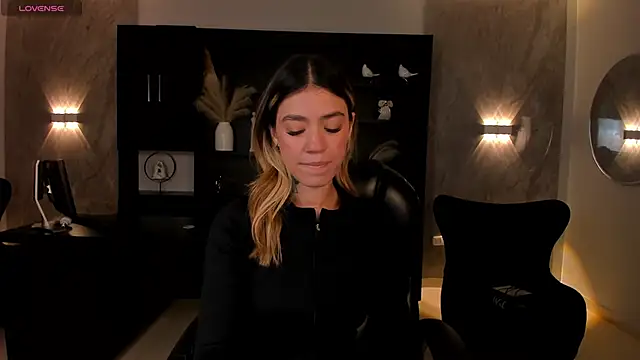 ViolettHansson online show from March 2026 05:25:02 PM