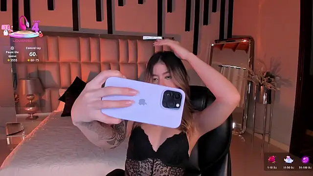 ViolettHansson online show from November 2025 06:22:02 PM