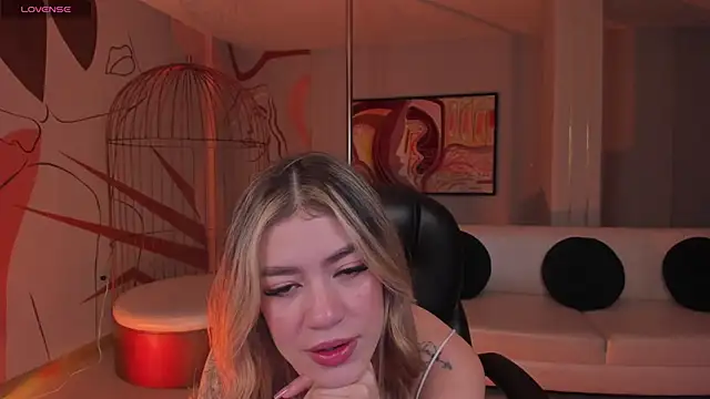 ViolettHansson online show from November 2025 11:53:02 AM