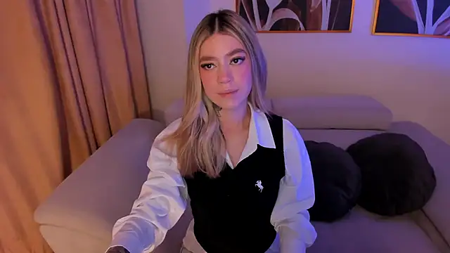 ViolettHansson online show from May 2026 09:59:02 AM