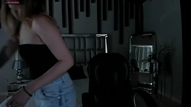 ViolettHansson online show from March 2026 06:37:02 PM