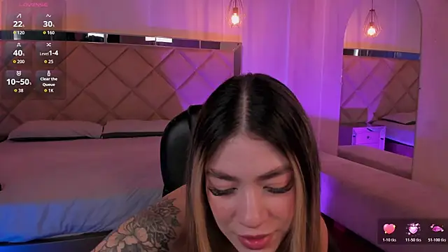 ViolettHansson online show from March 2026 06:09:01 PM