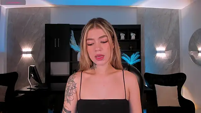 ViolettHansson online show from November 2025 11:15:02 AM