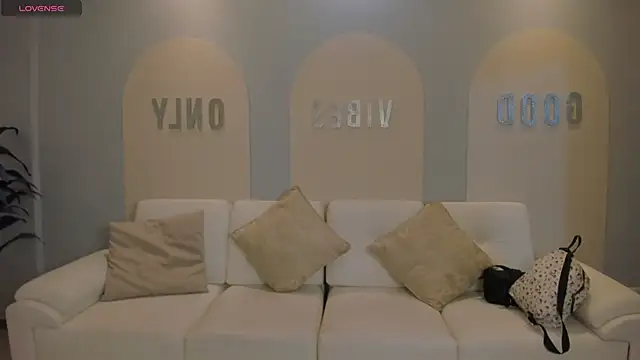 AliceHarper  online show from February 2026 09:35:01 PM