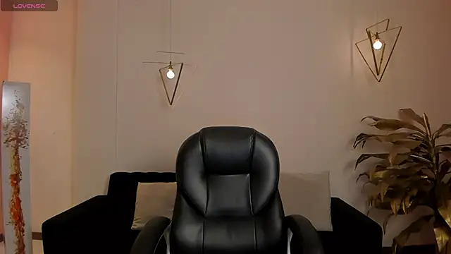 AliceHarper  online show from May 2026 06:03:02 PM