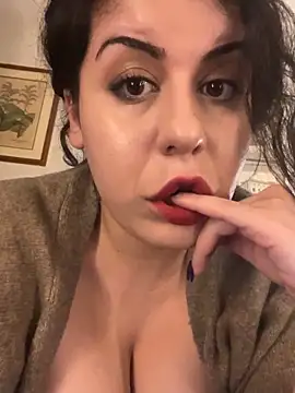 Snapshot of holyeroticss chatting on October 2025 09:16:02 PM holyeroticss online show from October 2025 09:16:02 PM