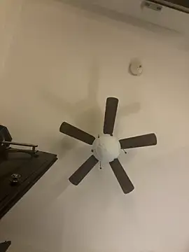 Snapshot of holyeroticss chatting on March 2025 03:23:02 AM holyeroticss online show from March 2025 03:23:02 AM