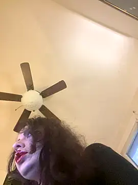 Snapshot of holyeroticss chatting on September 2025 10:49:01 PM holyeroticss online show from September 2025 10:49:01 PM