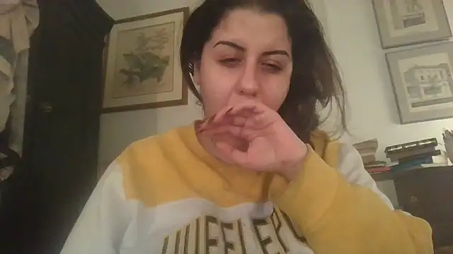 Snapshot of holyeroticss chatting on February 2025 09:27:01 AM holyeroticss online show from February 2025 09:27:01 AM