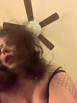 Snapshot of holyeroticss chatting on November 2025 12:11:02 AM holyeroticss online show from November 2025 12:11:02 AM