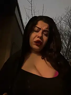 Snapshot of holyeroticss chatting on February 2025 05:15:02 AM holyeroticss online show from February 2025 05:15:02 AM