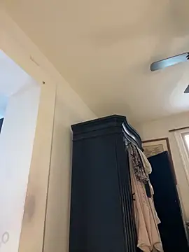 Snapshot of holyeroticss chatting on February 2025 03:54:01 PM holyeroticss online show from February 2025 03:54:01 PM