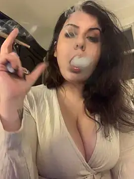 Snapshot of holyeroticss chatting on December 2025 11:32:02 PM holyeroticss online show from December 2025 11:32:02 PM