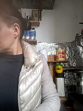 Divalive 28 online show from May 2026 05:29:02 PM
