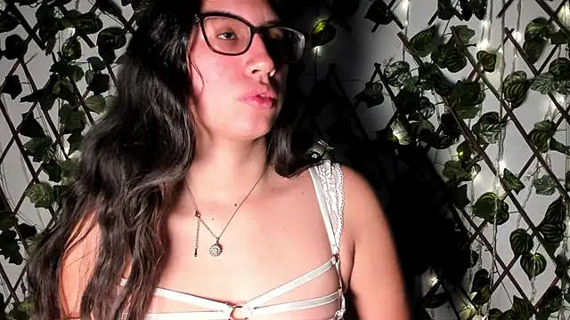 CoralineSanchez online show from November 2025 07:14:02 PM