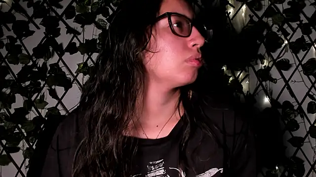 CoralineSanchez online show from October 2025 03:16:02 AM