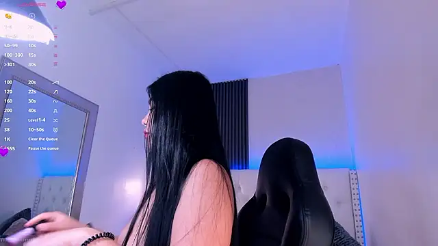 aliscollins  online show from February 2026 01:15:01 AM