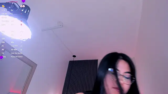 aliscollins  online show from April 2026 01:48:01 AM