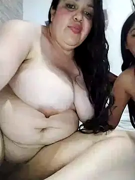 Snapshot of lunanataly chatting on February 2025 11:54:01 PM lunanataly online show from February 2025 11:54:01 PM