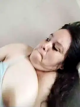 Snapshot of lunanataly chatting on November 2025 08:46:02 PM lunanataly online show from November 2025 08:46:02 PM