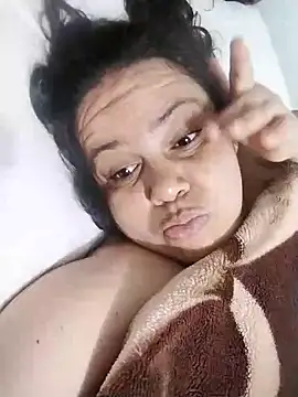 Snapshot of lunanataly chatting on November 2025 01:17:01 AM lunanataly online show from November 2025 01:17:01 AM