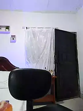 Snapshot of lunanataly chatting on March 2025 10:07:02 PM lunanataly online show from March 2025 10:07:02 PM