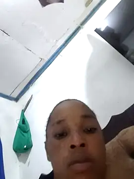 Pretty-sassy online show from November 2025 07:58:01 PM