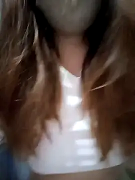 Snapshot of M_yiyi chatting on November 2025 11:05:01 PM M yiyi online show from November 2025 11:05:01 PM