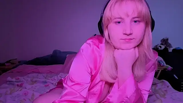 Glitch Witch online show from June 2026 02:34:01 AM