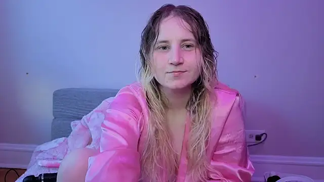 Glitch Witch online show from May 2026 11:19:01 PM